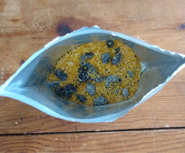 ЇDLO Corn porridge with chia and poppy seeds