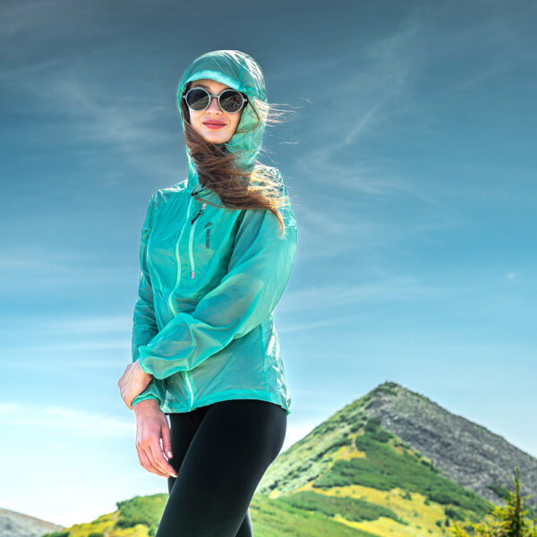 ROCK FRONR TL 3 ultralight womens windbreaker jacket for hiking and backpacking